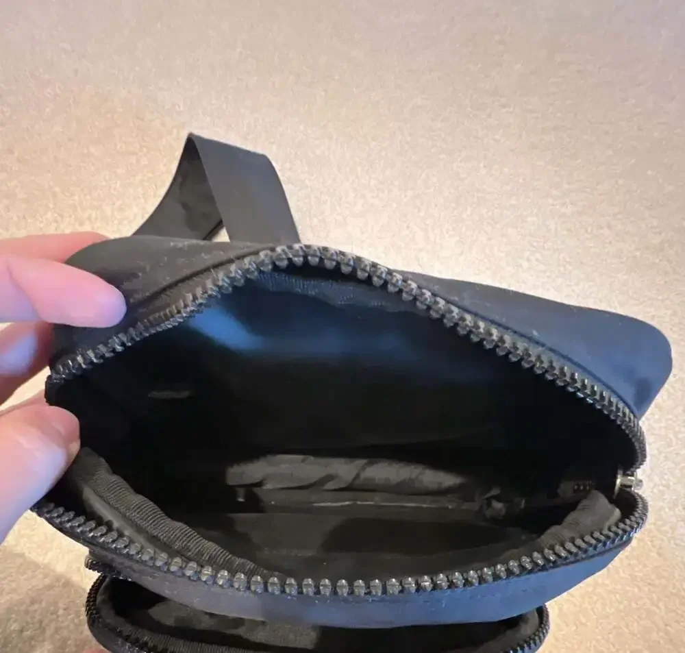 Guess Sport Big On Life Black Sling Crossbody Bag Y2K